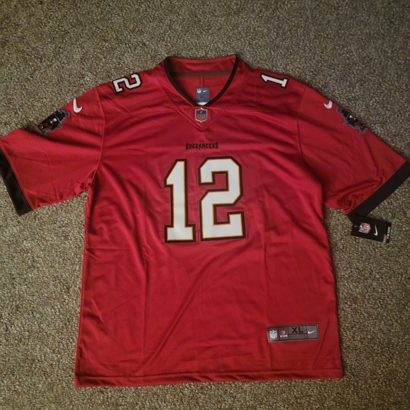 Tampa Bay Buccaneers Tom Brady Jersey XL new with tags - Picture 9 of 10